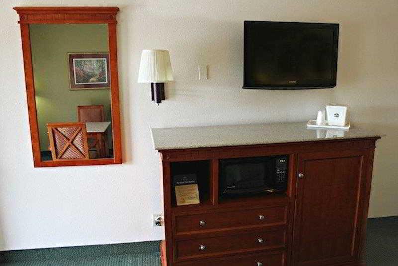 Rodeway Inn & Suites Nashville Extérieur photo