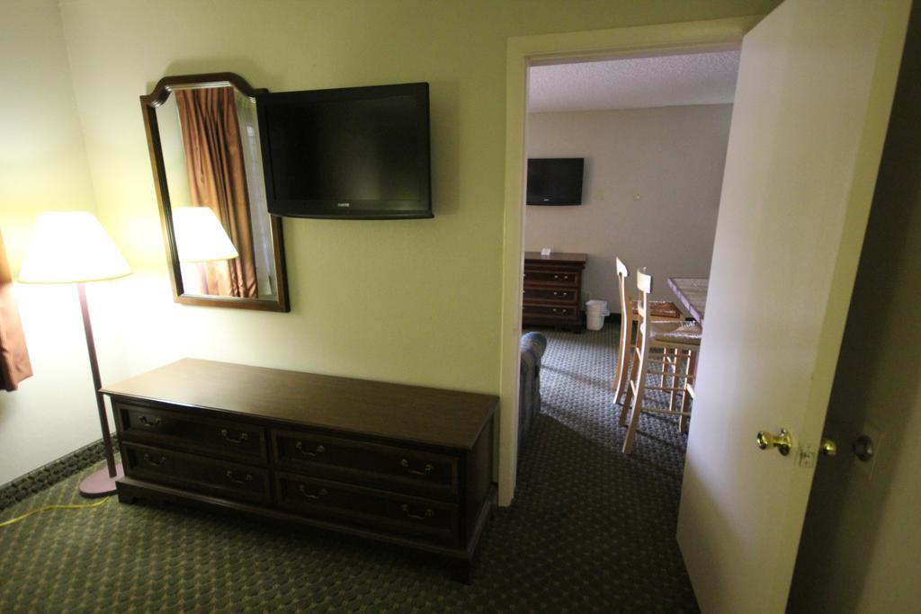 Rodeway Inn & Suites Nashville Extérieur photo