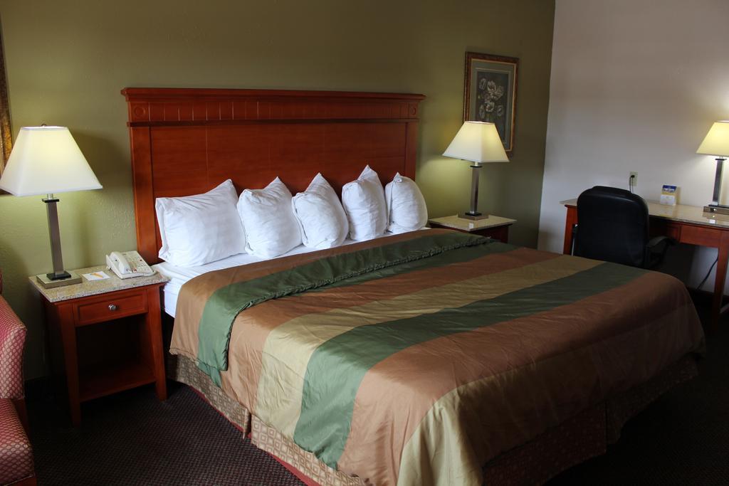 Rodeway Inn & Suites Nashville Extérieur photo