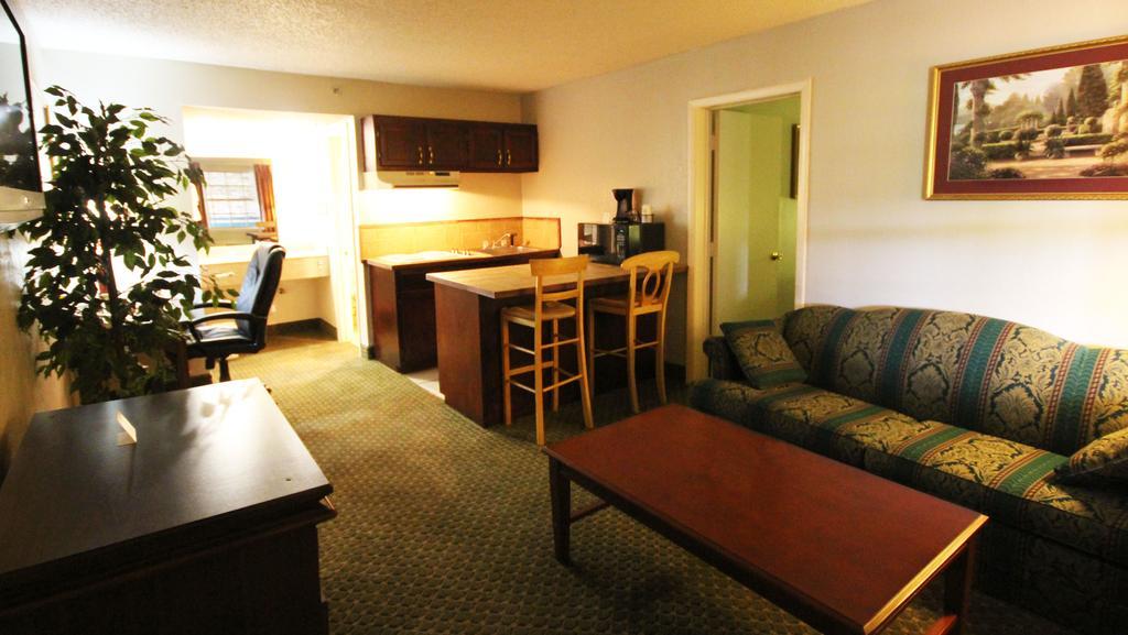 Rodeway Inn & Suites Nashville Extérieur photo
