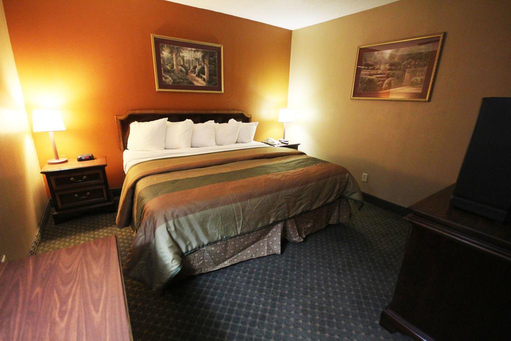 Rodeway Inn & Suites Nashville Extérieur photo