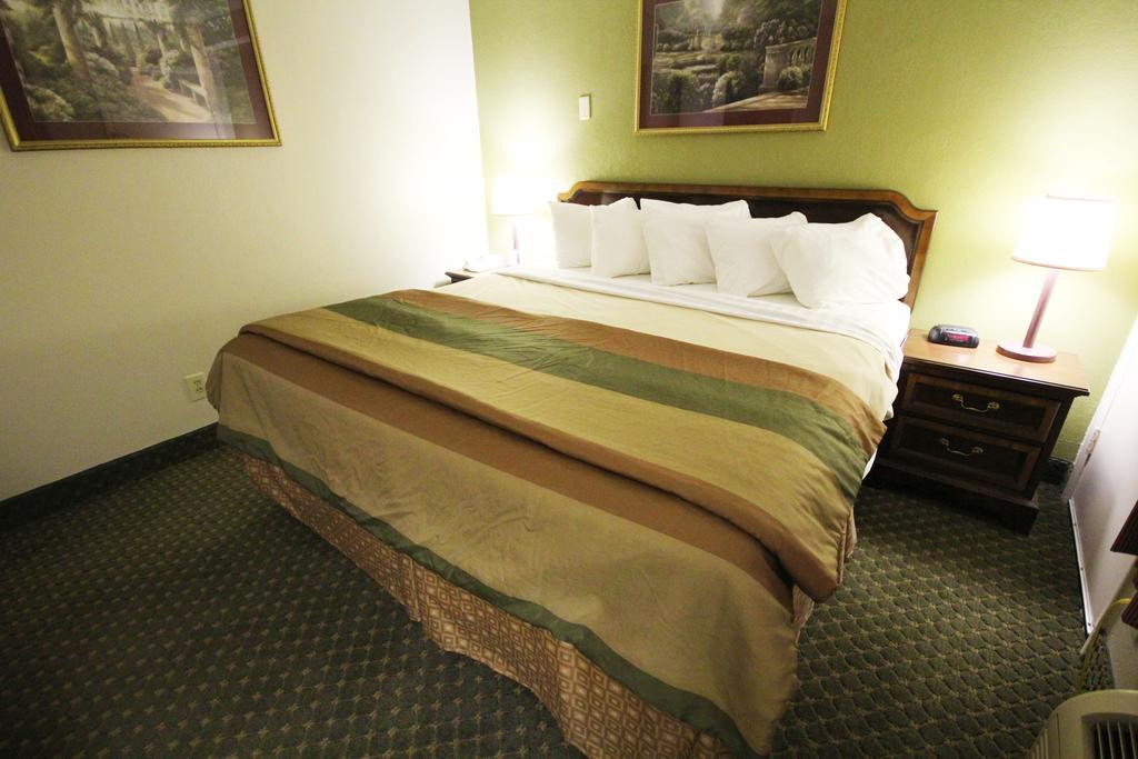 Rodeway Inn & Suites Nashville Extérieur photo